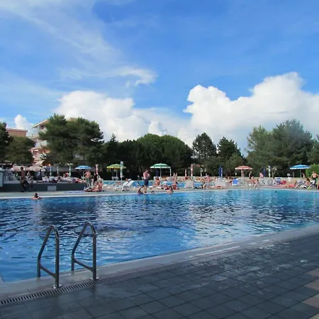 Flat For 5 In A With 12 Pools * Bibione