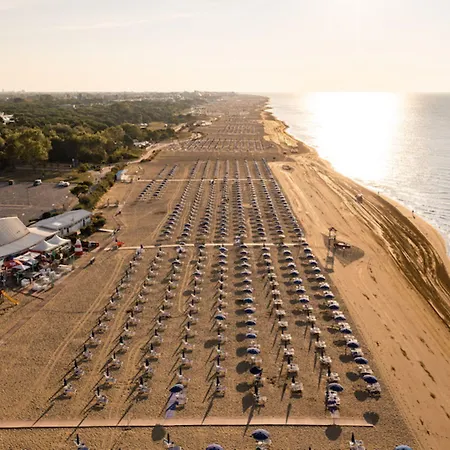 Flat For 5 In A With 12 Pools * Bibione